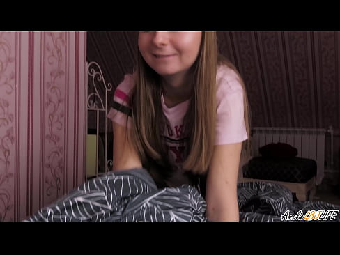 ❤️ Blondie BFF-ya xwe bi kûr dimije û di devê xwe de diqelişe ️ Porno li ku.hentaidude.ru ☑